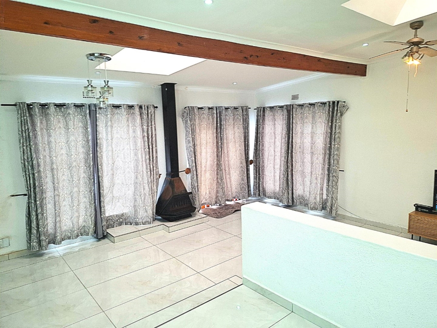 4 Bedroom Property for Sale in Welgelegen 3 Western Cape